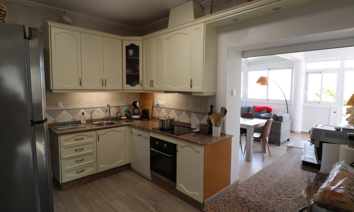 Revânzare - Vilă -
La Romana - Inland