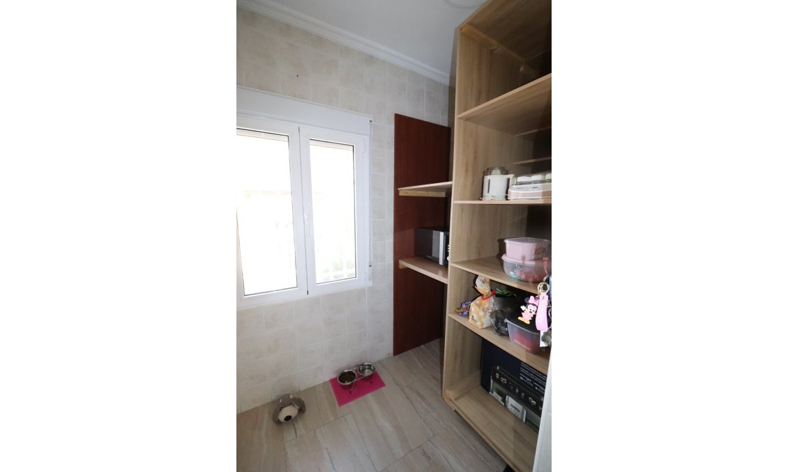 Revânzare - Vilă -
La Romana - Inland