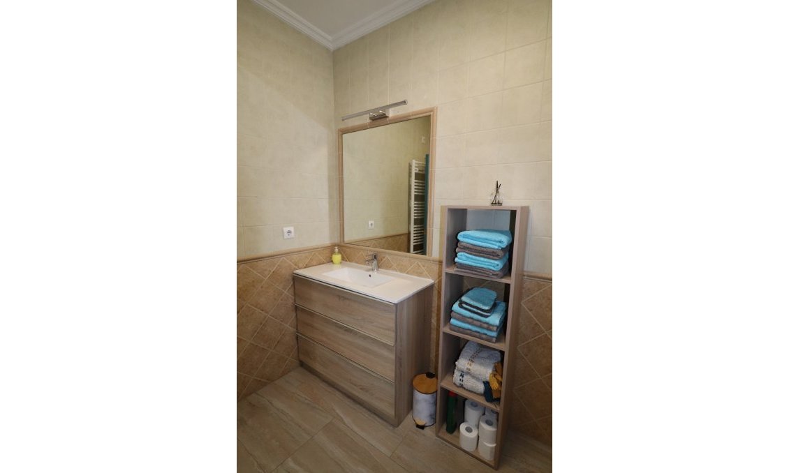 Revânzare - Vilă -
La Romana - Inland