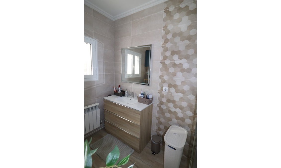 Revânzare - Vilă -
La Romana - Inland