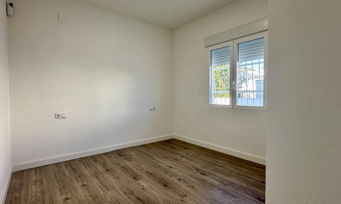 Revânzare - Bungalou -
Orihuela Costa - Costa Blanca