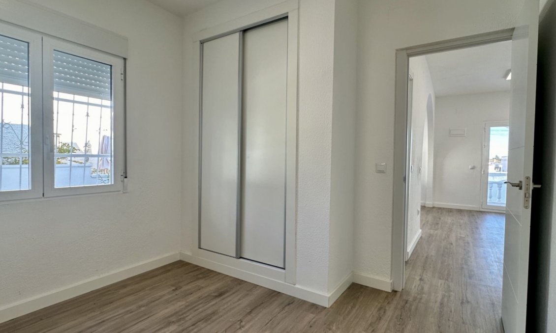 Revânzare - Bungalou -
Orihuela Costa - Costa Blanca