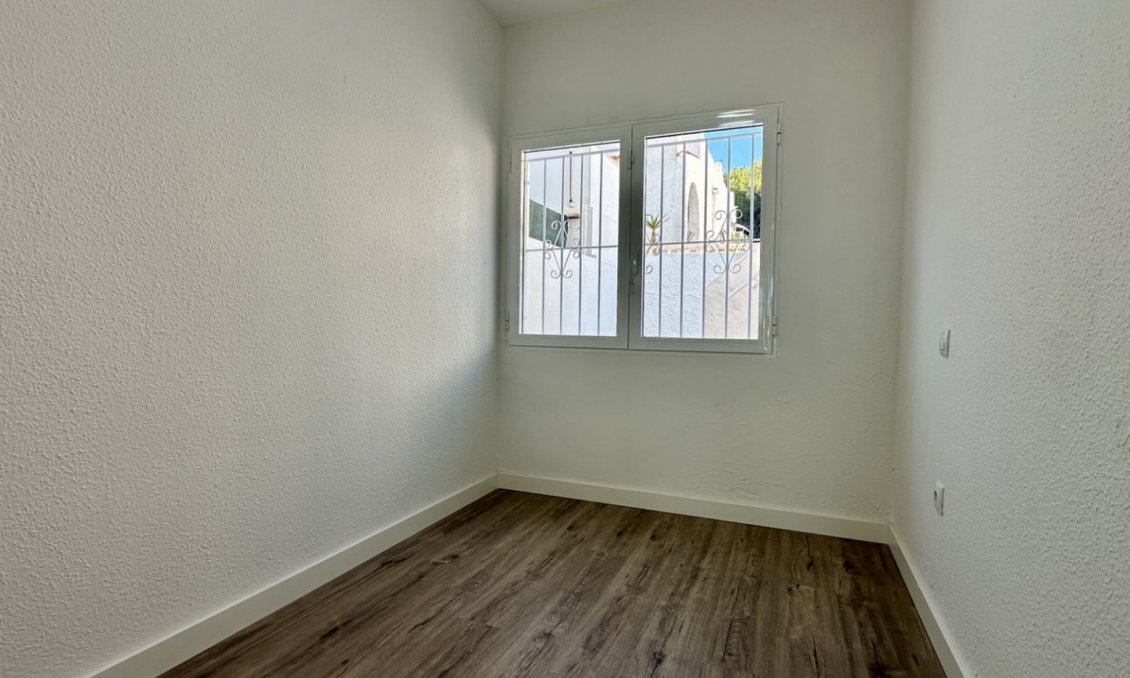 Revânzare - Bungalou -
Orihuela Costa - Costa Blanca