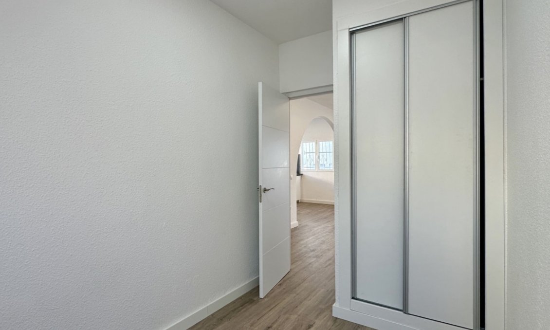 Revânzare - Bungalou -
Orihuela Costa - Costa Blanca