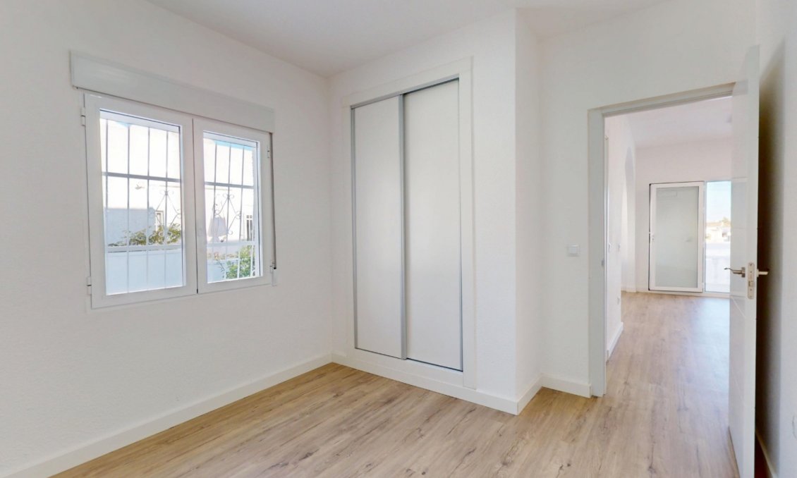 Revânzare - Bungalou -
Orihuela Costa - Costa Blanca