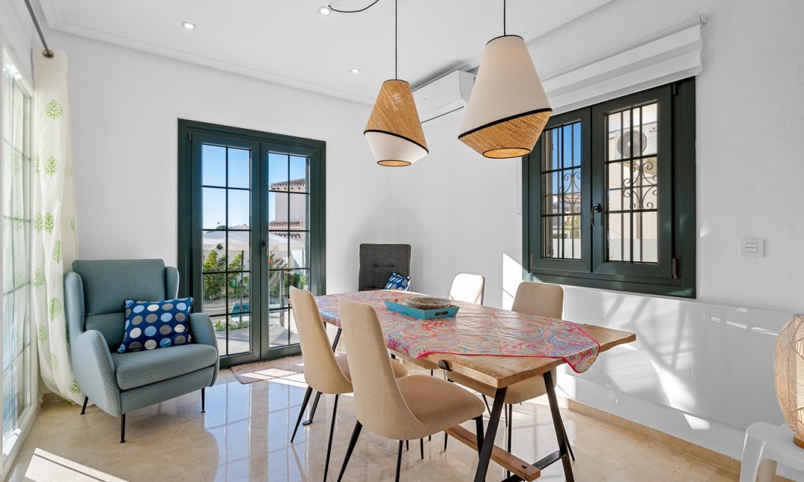 Revânzare - Vilă -
Orihuela Costa - Costa Blanca