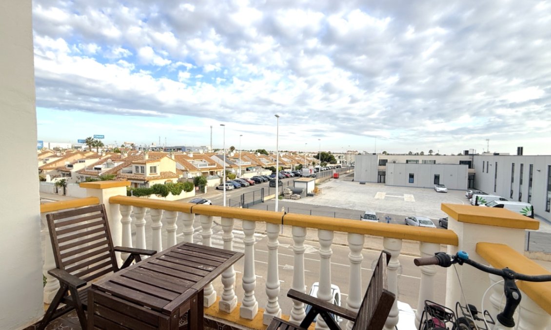 Használt Ingatlanok - Apartman -
Orihuela - Inland