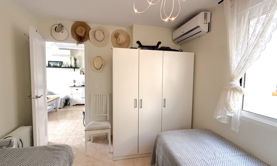 Használt Ingatlanok - Apartman -
Orihuela - Inland
