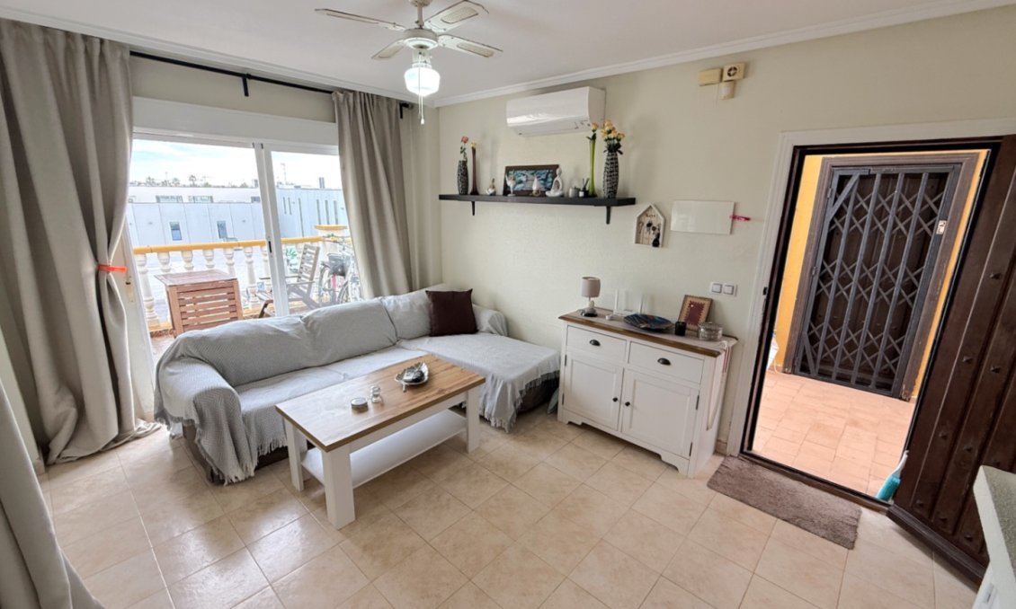 Használt Ingatlanok - Apartman -
Orihuela - Inland