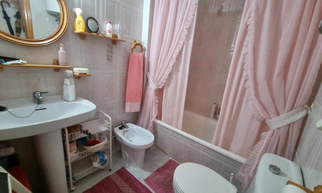 Revânzare - Apartament -
Torrevieja - Playa del Cura