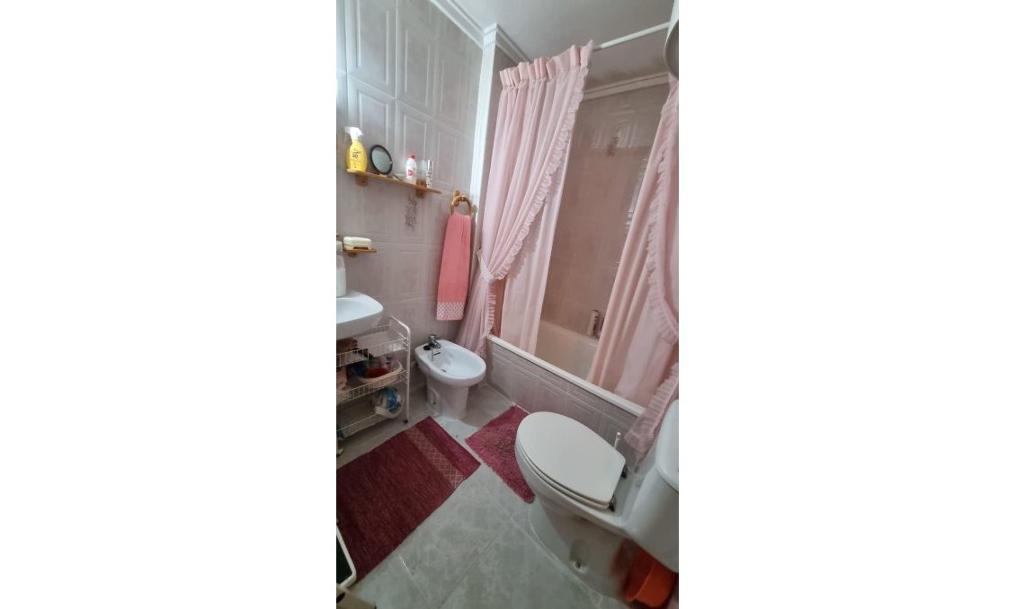 Revânzare - Apartament -
Torrevieja - Playa del Cura