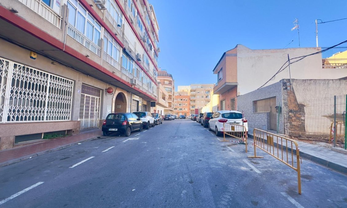 Revânzare - Apartament -
Torrevieja - Centro