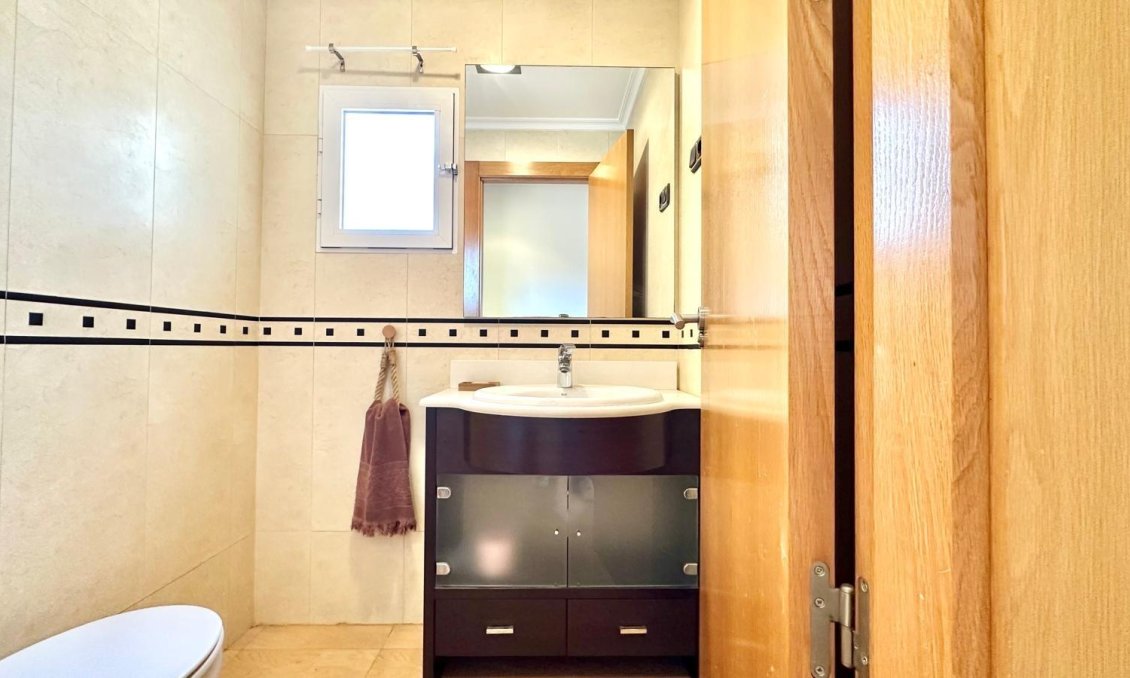 Revânzare - Apartament -
Torrevieja - Centro