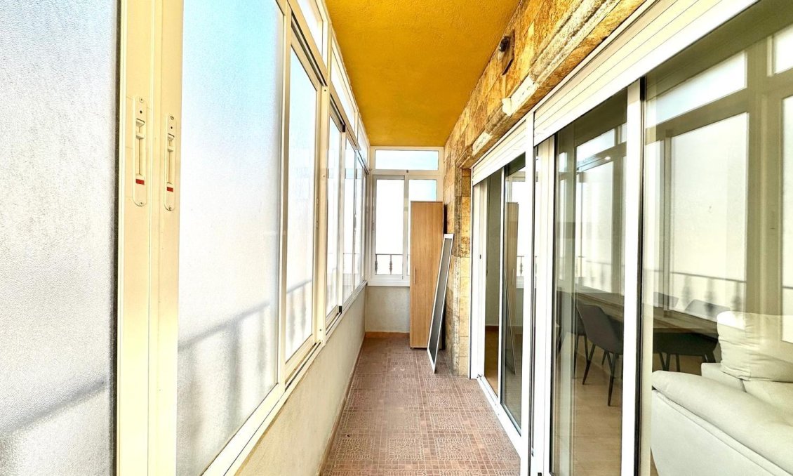 Revânzare - Apartament -
Torrevieja - Centro