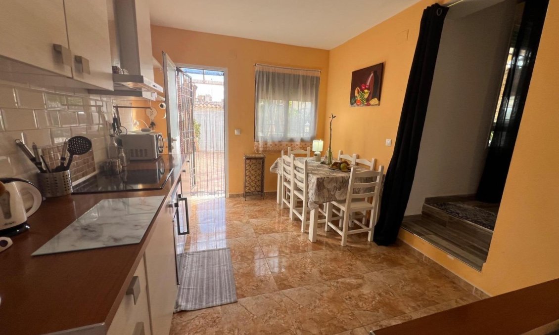 Revânzare - Town House -
Torrevieja - Calas Blanca
