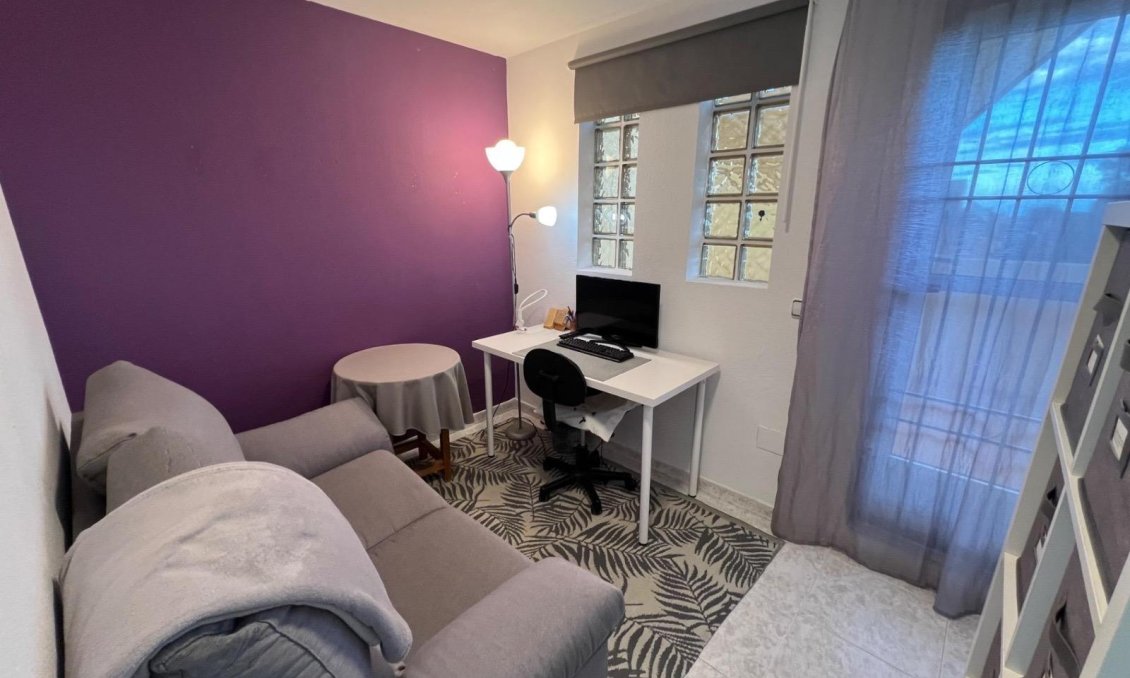 Revânzare - Town House -
Torrevieja - Calas Blanca