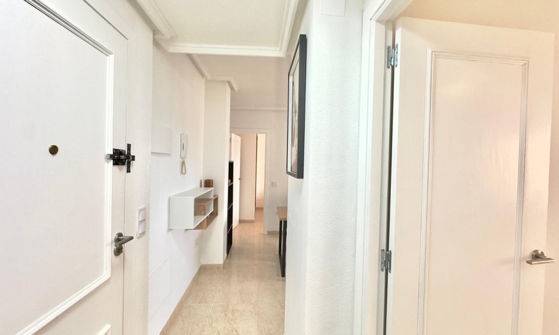 Revânzare - Apartament -
Torrevieja - Centro