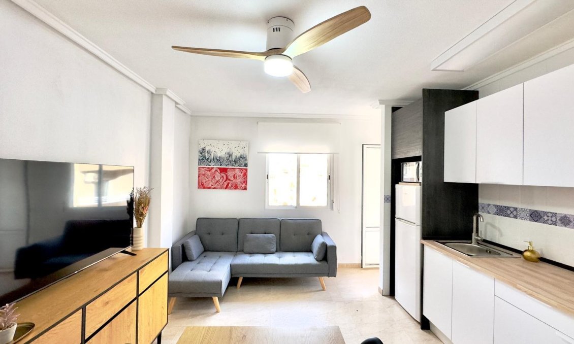 Revânzare - Apartament -
Torrevieja - Centro