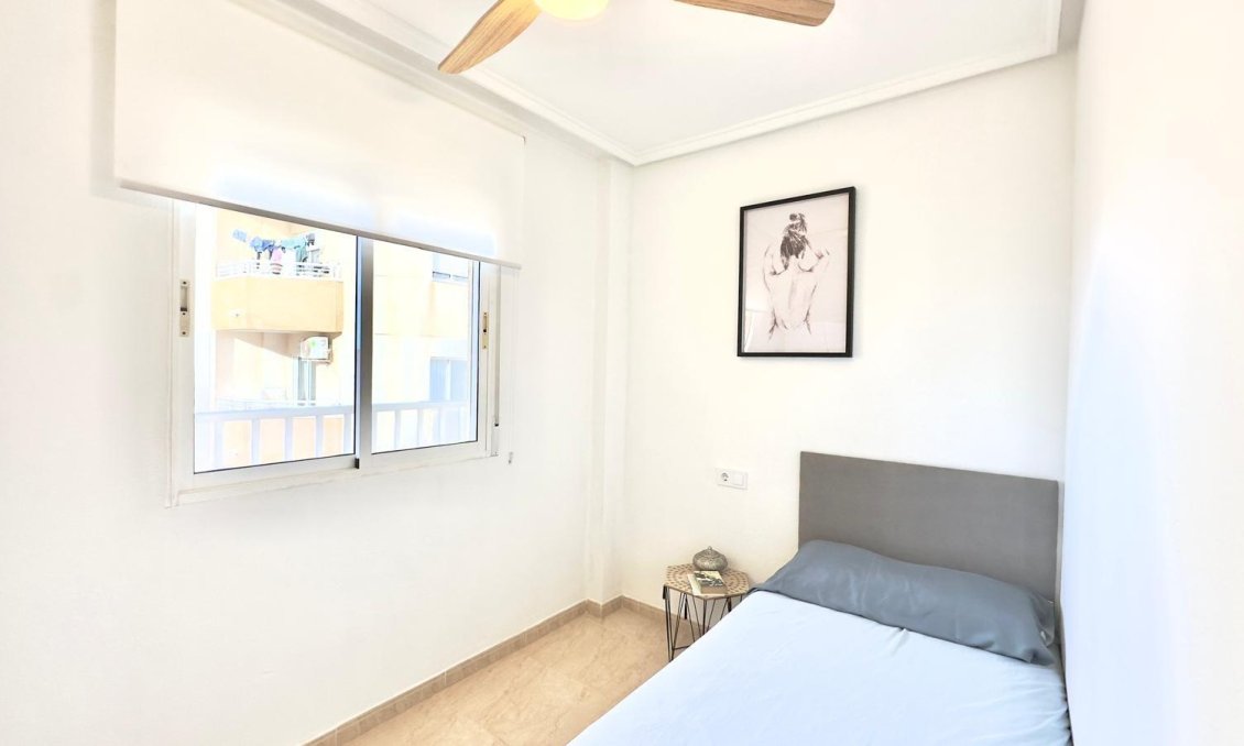 Revânzare - Apartament -
Torrevieja - Centro