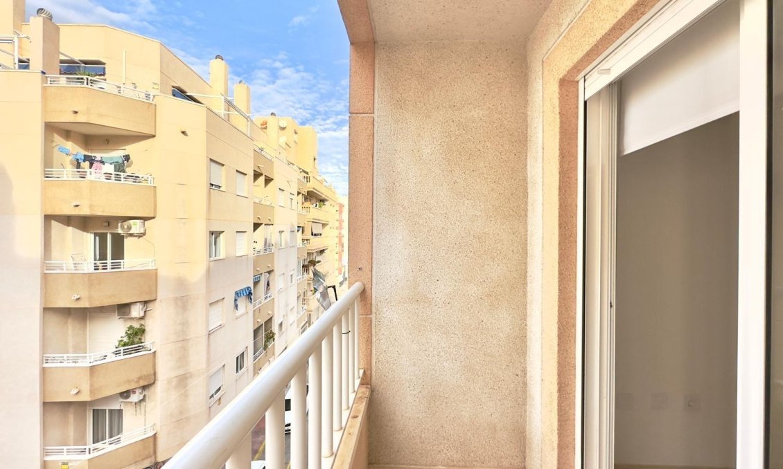Revânzare - Apartament -
Torrevieja - Centro