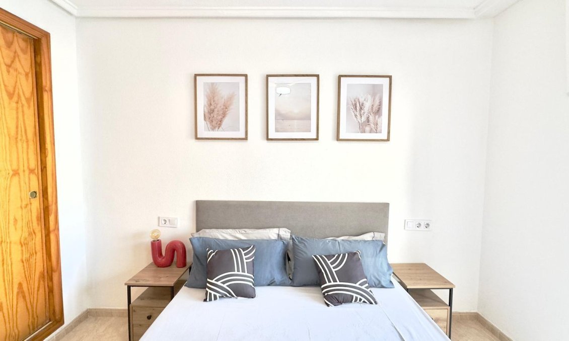 Revânzare - Apartament -
Torrevieja - Centro