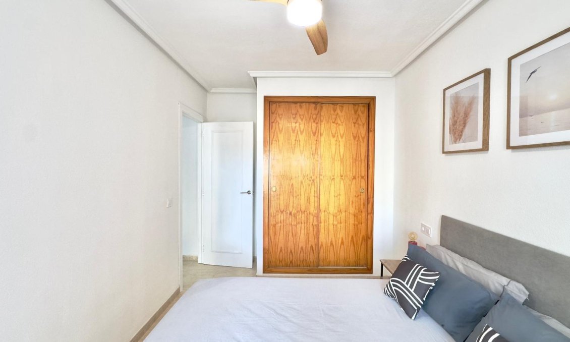 Revânzare - Apartament -
Torrevieja - Centro