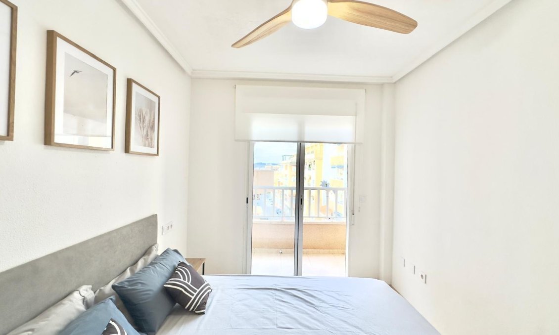 Revânzare - Apartament -
Torrevieja - Centro
