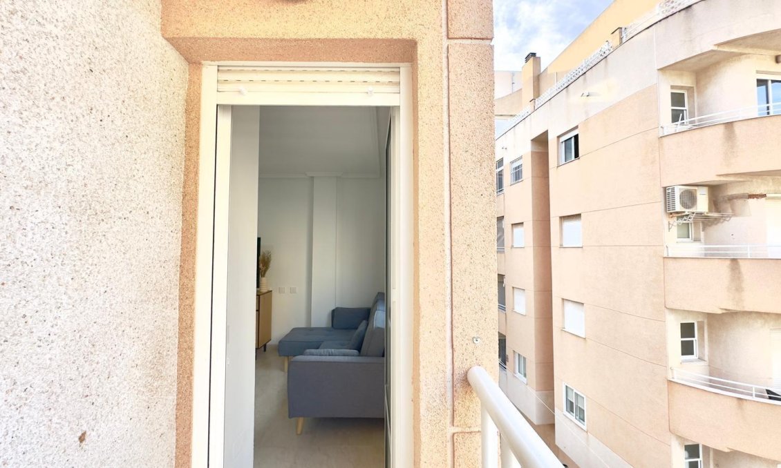 Revânzare - Apartament -
Torrevieja - Centro