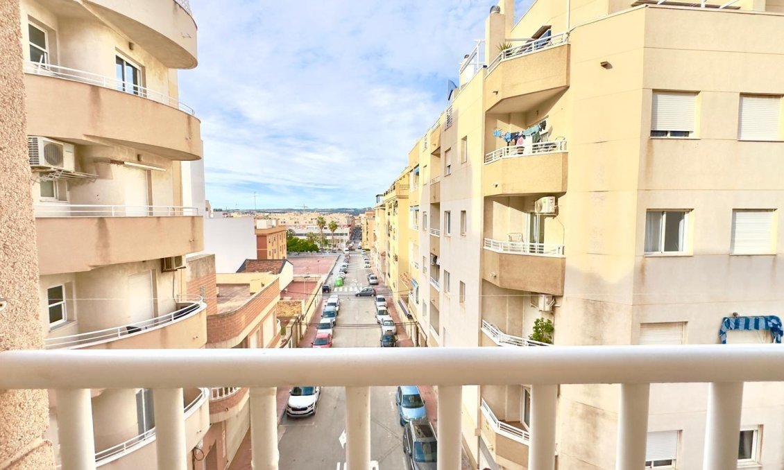 Revânzare - Apartament -
Torrevieja - Centro