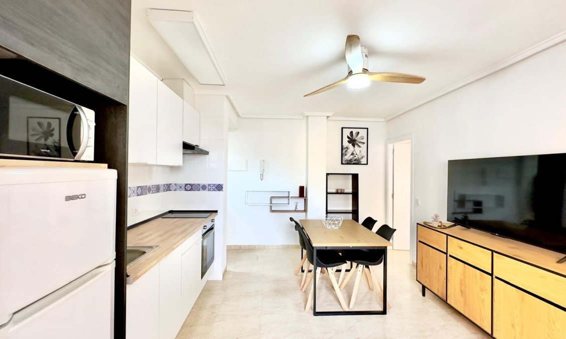 Revânzare - Apartament -
Torrevieja - Centro