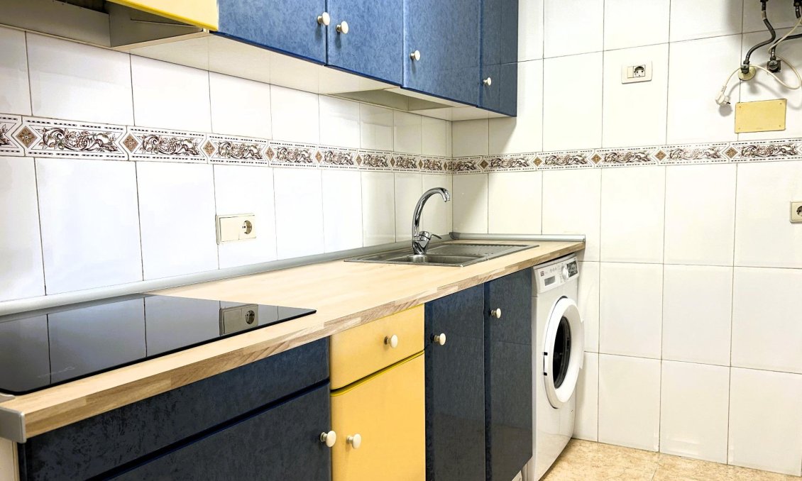 Revânzare - Apartament -
Torrevieja - El Molino