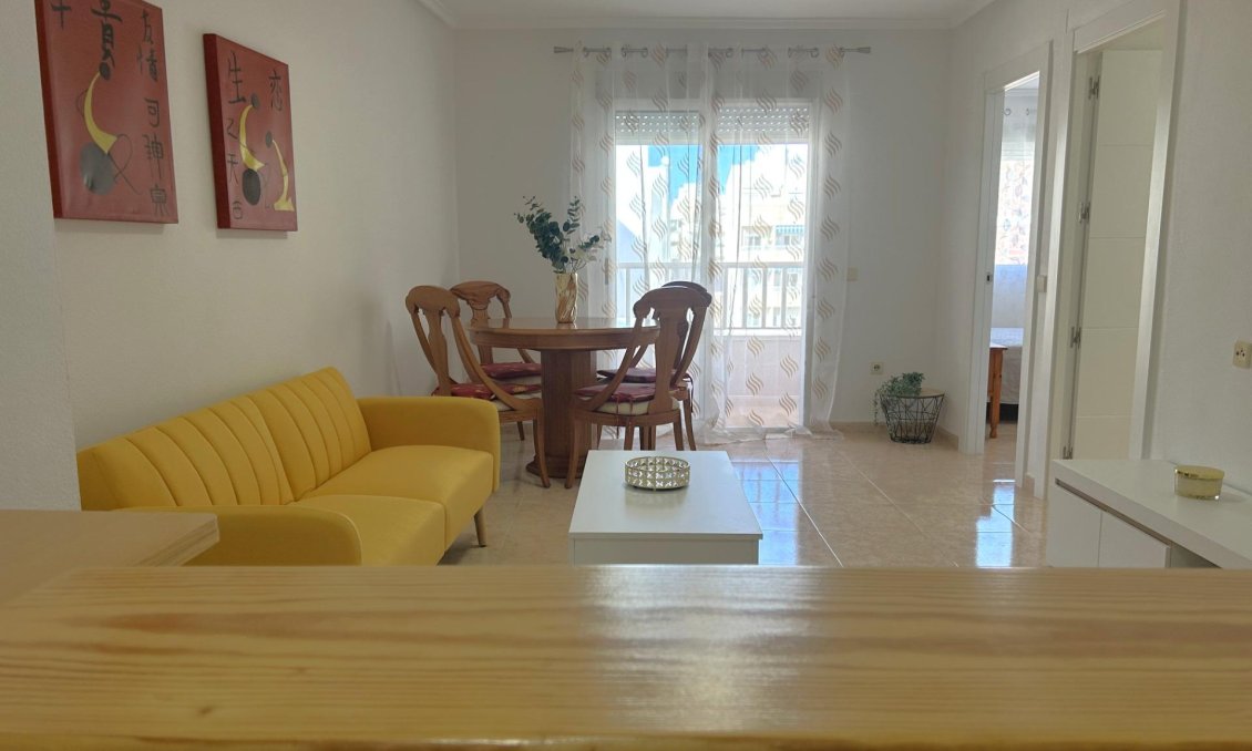 Revânzare - Apartament -
Torrevieja - El Molino