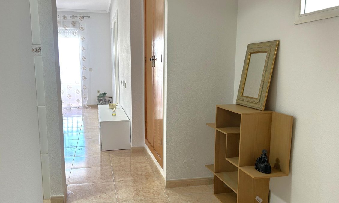 Revânzare - Apartament -
Torrevieja - El Molino