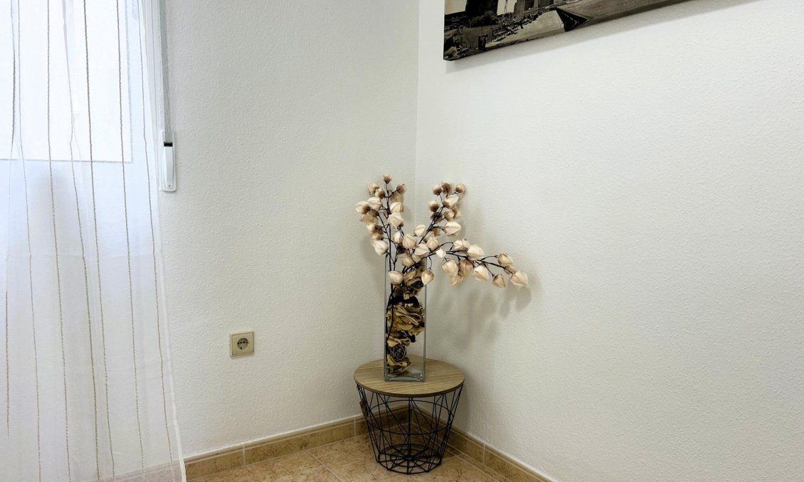 Revânzare - Apartament -
Torrevieja - El Molino