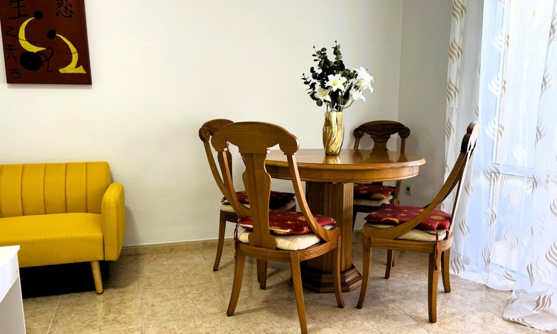 Revânzare - Apartament -
Torrevieja - El Molino