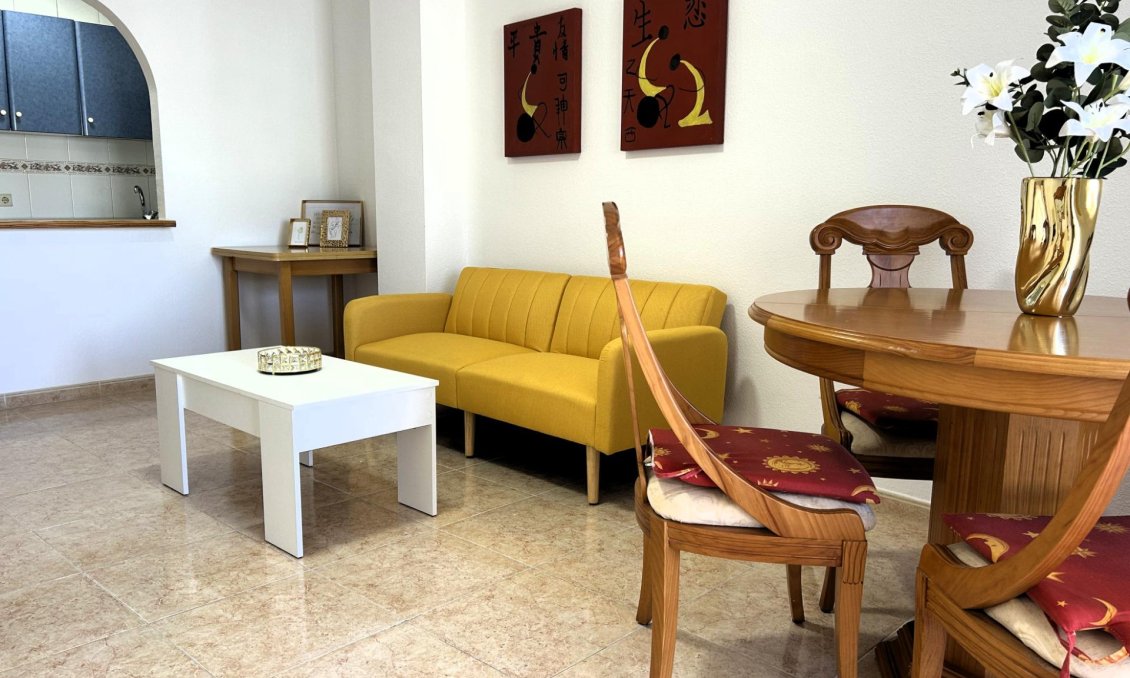 Revânzare - Apartament -
Torrevieja - El Molino