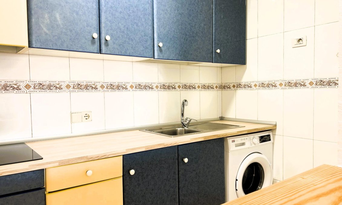 Revânzare - Apartament -
Torrevieja - El Molino