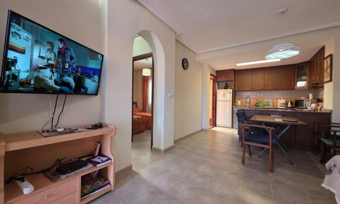 Segunda mano - Bungalow -
Torrevieja - Zona Los Frutales