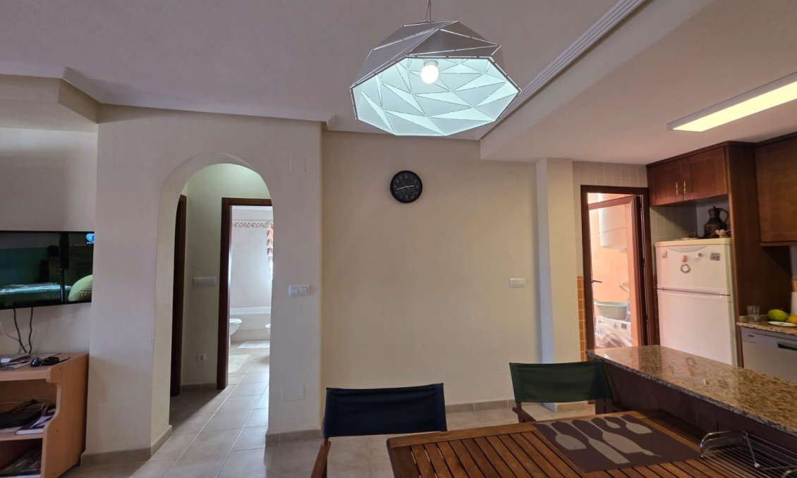 Segunda mano - Bungalow -
Torrevieja - Zona Los Frutales