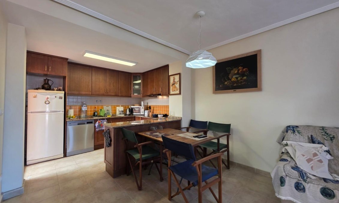 Segunda mano - Bungalow -
Torrevieja - Zona Los Frutales