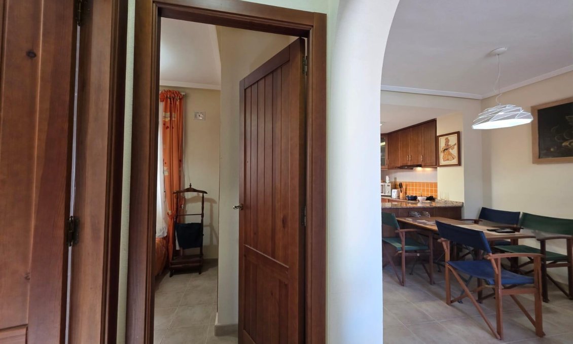 Segunda mano - Bungalow -
Torrevieja - Zona Los Frutales