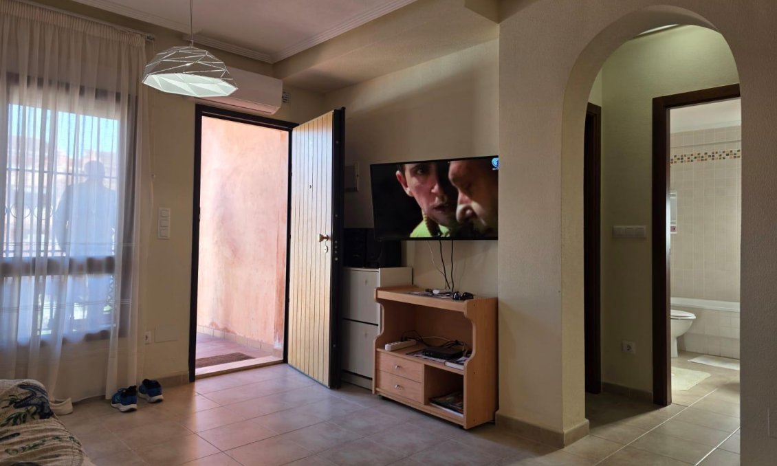 Segunda mano - Bungalow -
Torrevieja - Zona Los Frutales