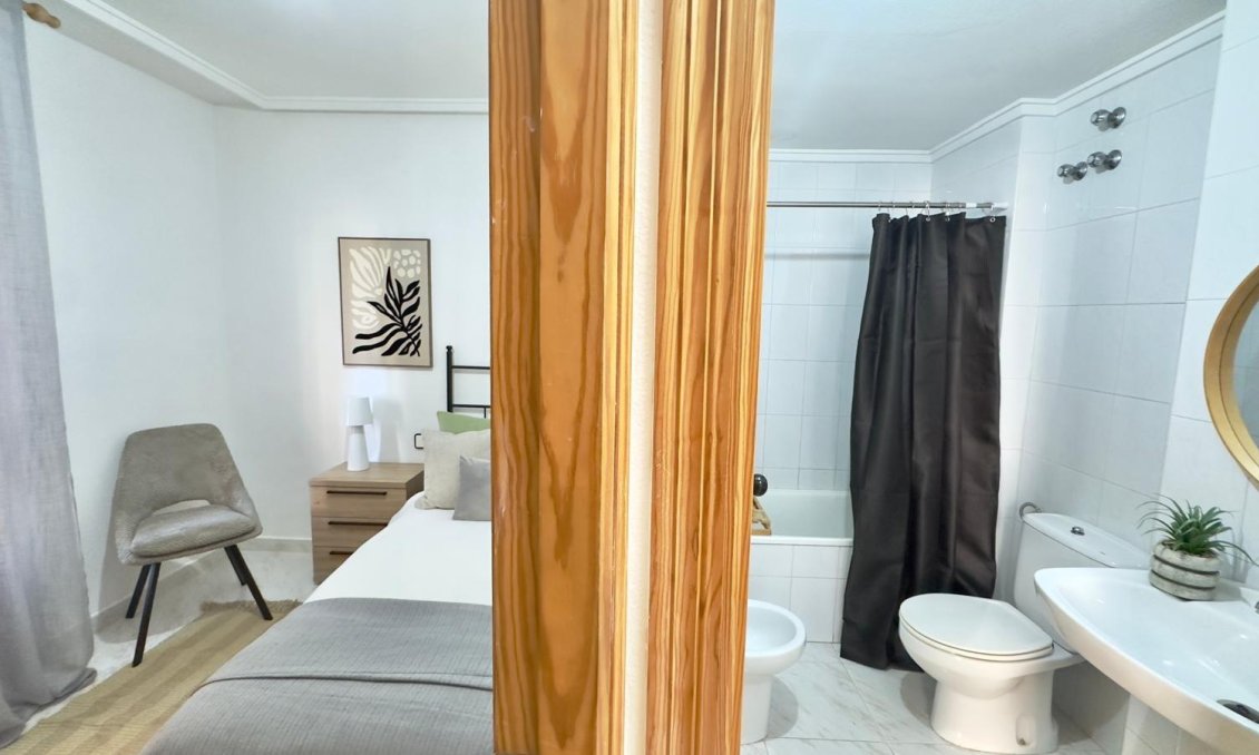 Használt Ingatlanok - Apartman -
Torrevieja - Playa del Cura