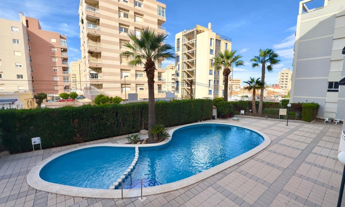 Használt Ingatlanok - Apartman -
Torrevieja - Playa del Cura