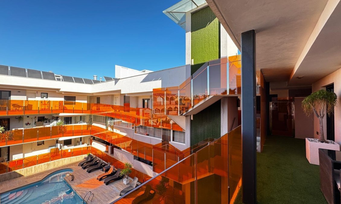 Revânzare - Mansardă -
Torrevieja - Estacion De Autobuses