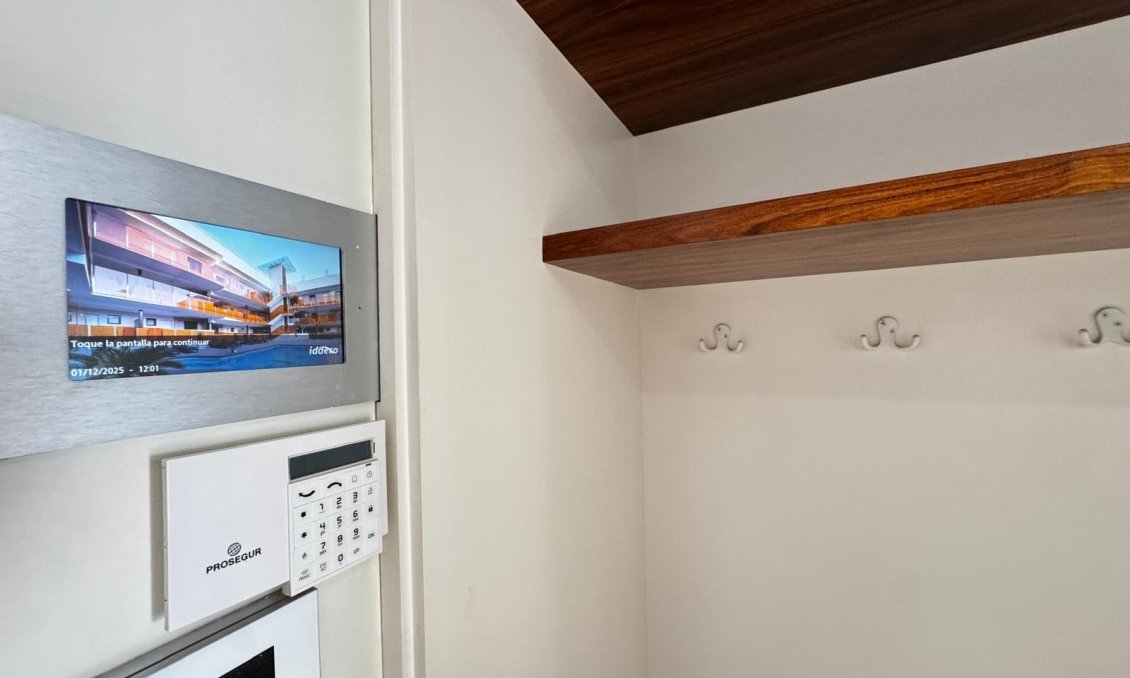 Revânzare - Mansardă -
Torrevieja - Estacion De Autobuses