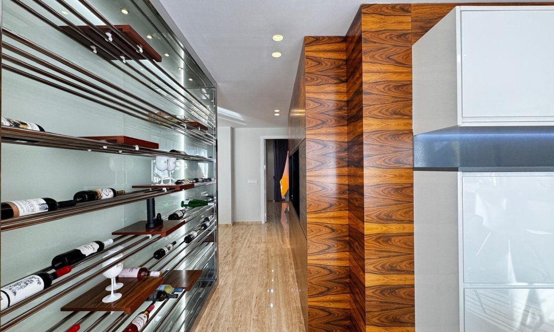 Revânzare - Mansardă -
Torrevieja - Estacion De Autobuses