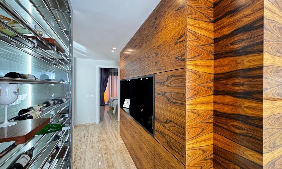 Revânzare - Mansardă -
Torrevieja - Estacion De Autobuses