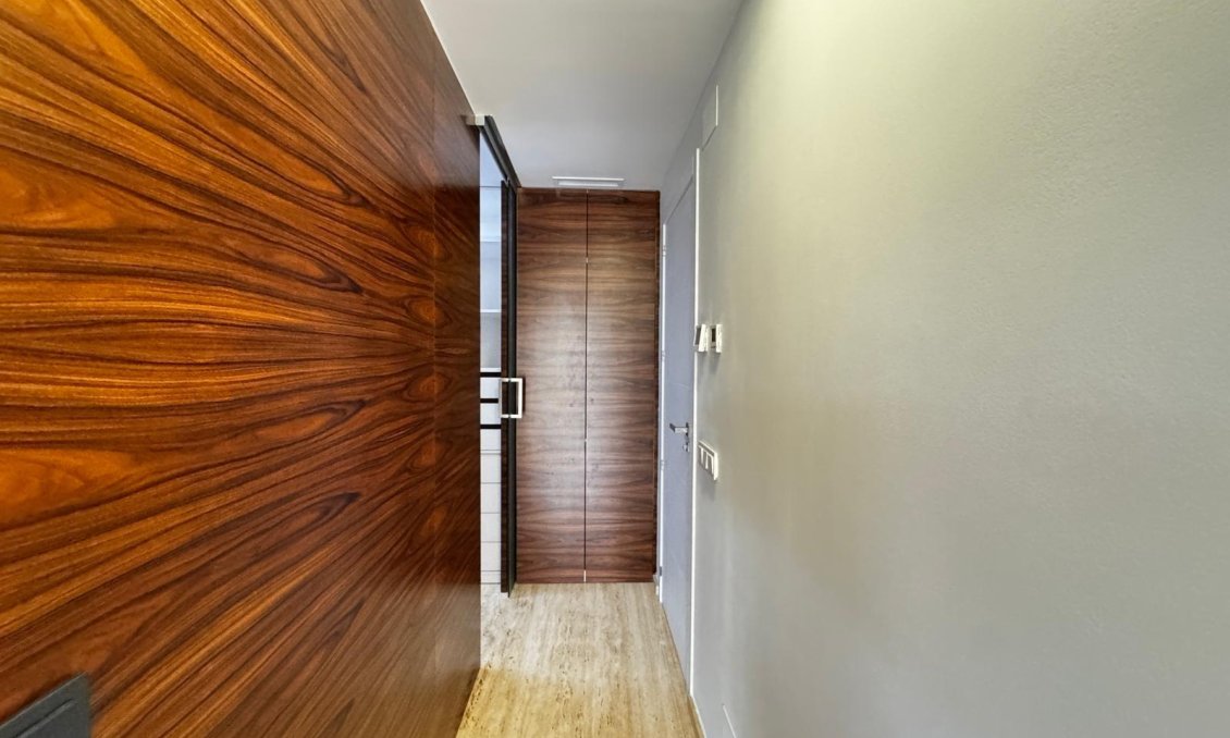 Revânzare - Mansardă -
Torrevieja - Estacion De Autobuses