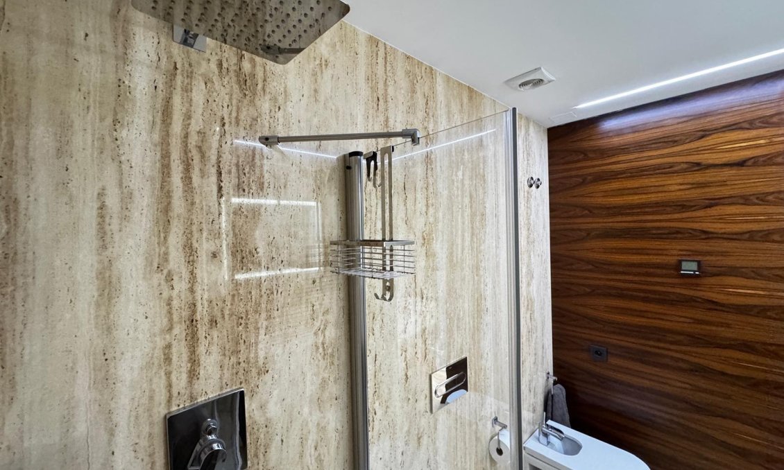 Revânzare - Mansardă -
Torrevieja - Estacion De Autobuses